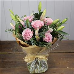 Luxurious  Lily and Pink Rose Bouquet