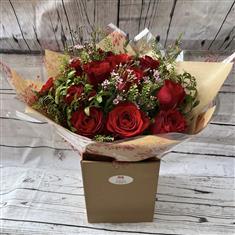 Delightful 18 Roses Red