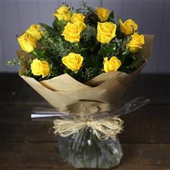 Luxury 12 Yellow Roses
